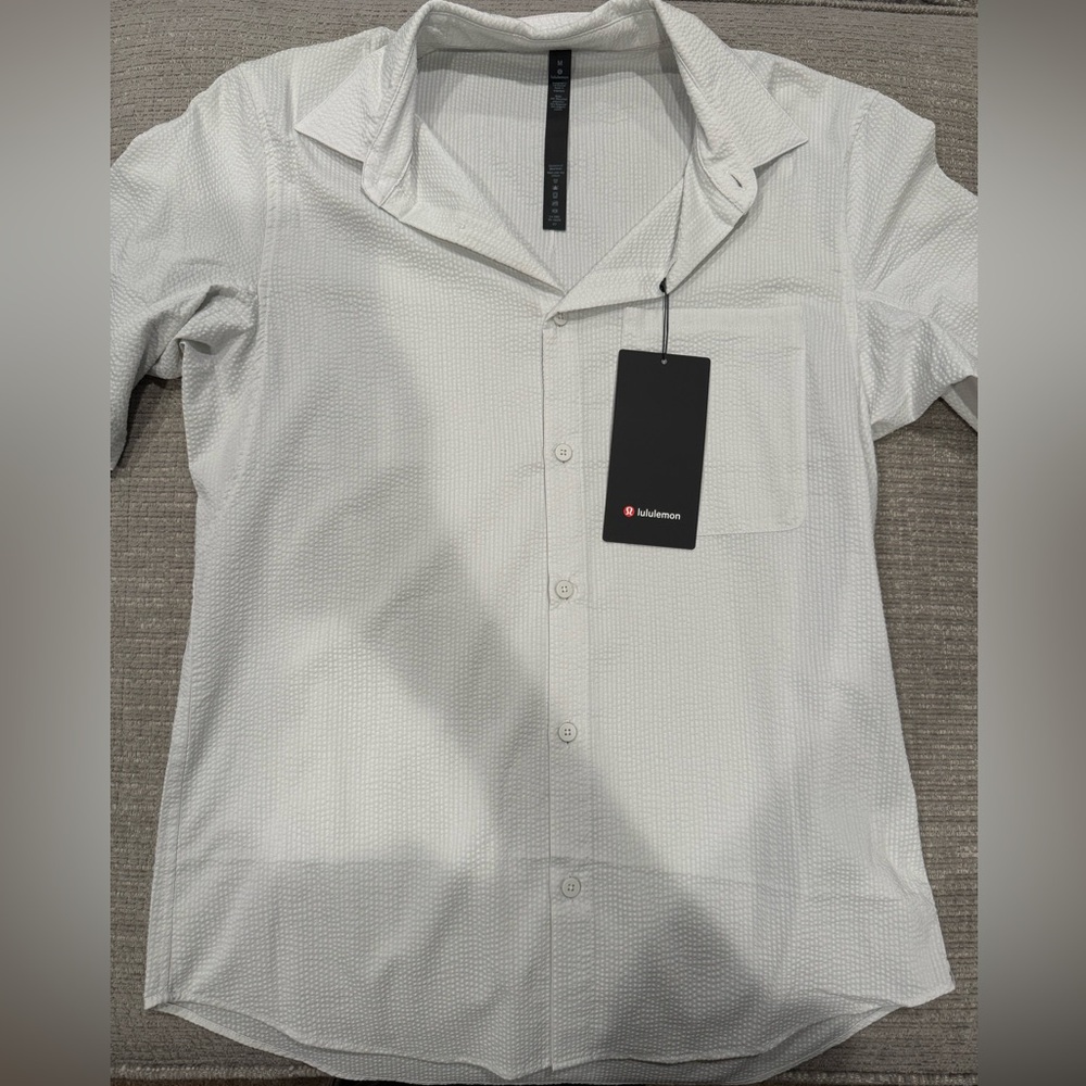 LULULEMON MENS SHIRT